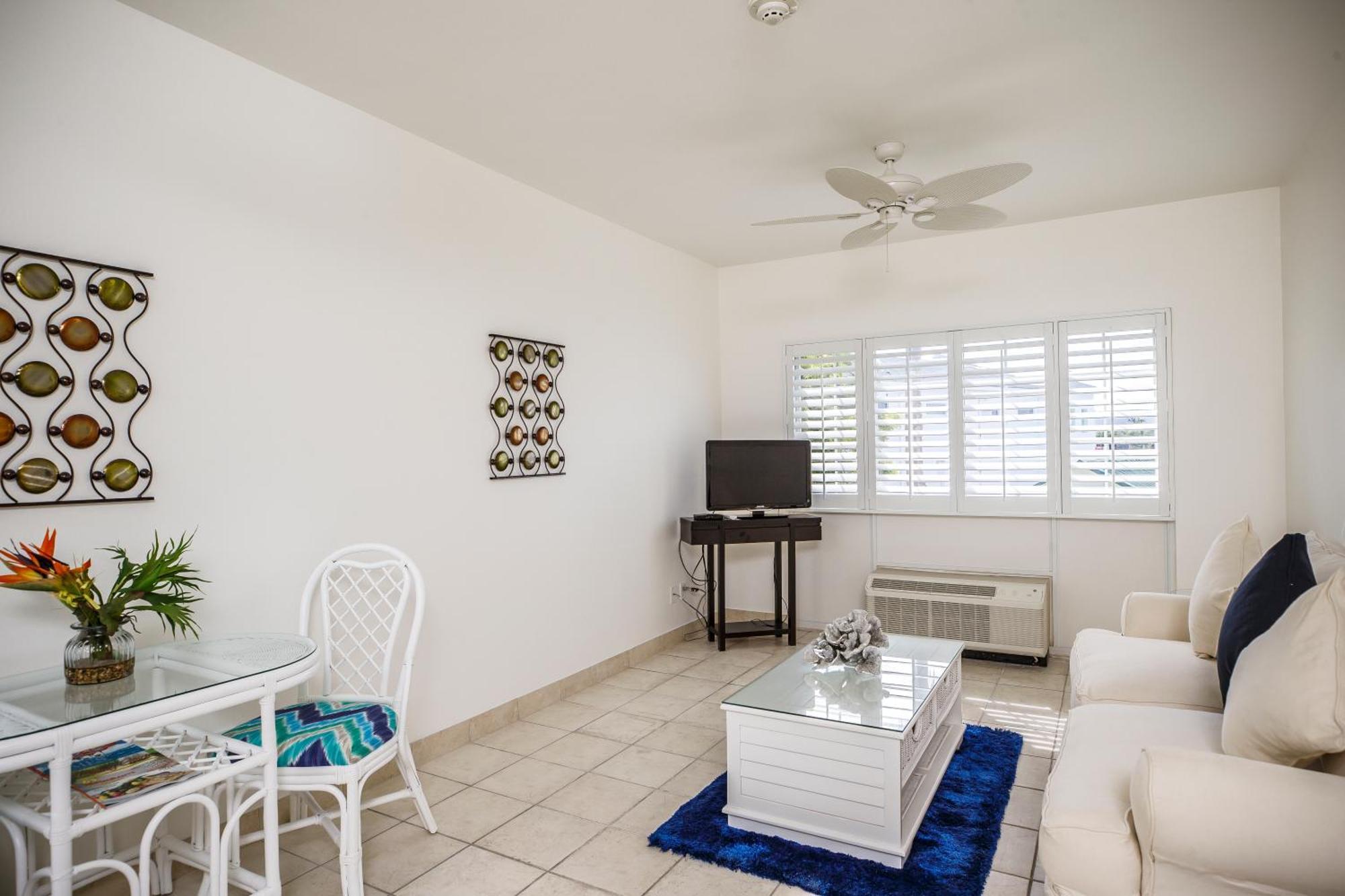 Ports Of Call Resort Grace Bay Zimmer foto