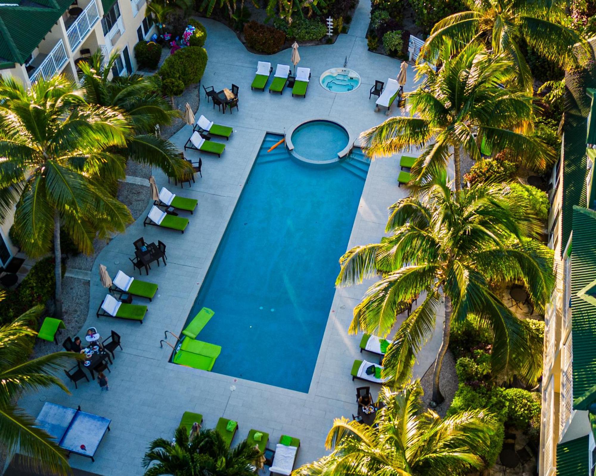 Ports Of Call Resort Grace Bay Exterior foto